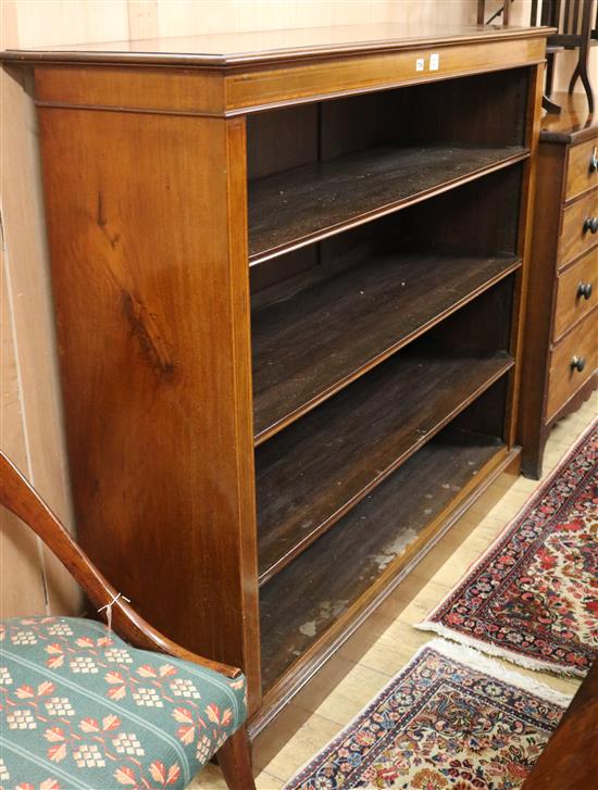An Edwardian satinwood banded mahogany open fronted bookcase W.149cm